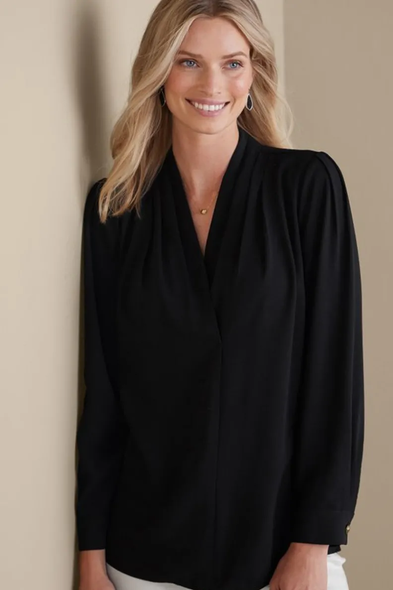 Blusa Akira - Tejido Delicado y Estilo Versátil ¡Prendas que Enamoran!