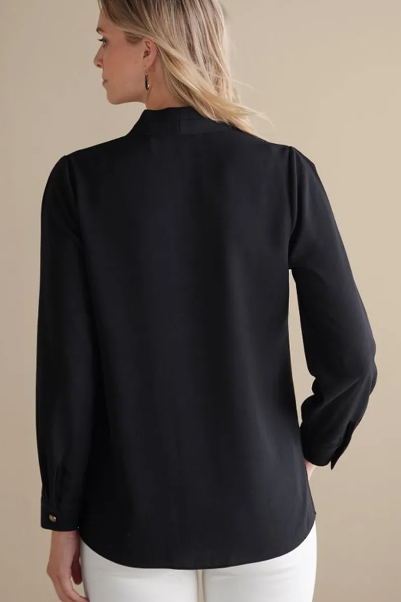 Blusa Akira - Tejido Delicado y Estilo Versátil ¡Prendas que Enamoran!