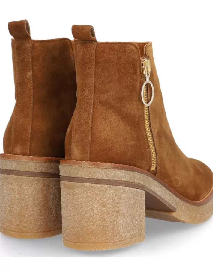 Botines Mujer Alpe Janis - Cuero Genuino para Look Casual y Elegante 

Botines de Mujer Alpe Janis | Otoño-Invierno 2023 | Estilo Urbano con Suela Antideslizante 

Alpe Janis - Botines Mujer en Piel Natural | Combinación Perfecta de Elegancia y Comodidad 

Botines Moda Mujer Alpe Janis | Diseño Ligero para Caminar con Estilo Todo el Día 

Alpe Janis - Colección Premium de Botines Femeninos | Detalles en Costura Visible y Tobillo Acolchado