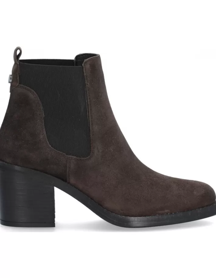 Botines Alpe Leyna para Mujer - Estilo Invierno 2024 con Diseño Premium y Ajuste Perfecto 

Botines de Moda Mujer Alpe Leyna - Confort Duradero y Tendencias Urbanas en Calzado de Temporada 

Botines Elegantes Alpe Leyna Colección Otoño-Invierno - Calzado Femenino con Soporte Anatómico 

Botines para Mujer Alpe Leyna - Calidad Artesanal en Calzado de Cuero con Base Antideslizante 

Botines Urbanos Alpe Leyna Edición Limitada - Combinación Perfecta entre Moda y Funcionalidad