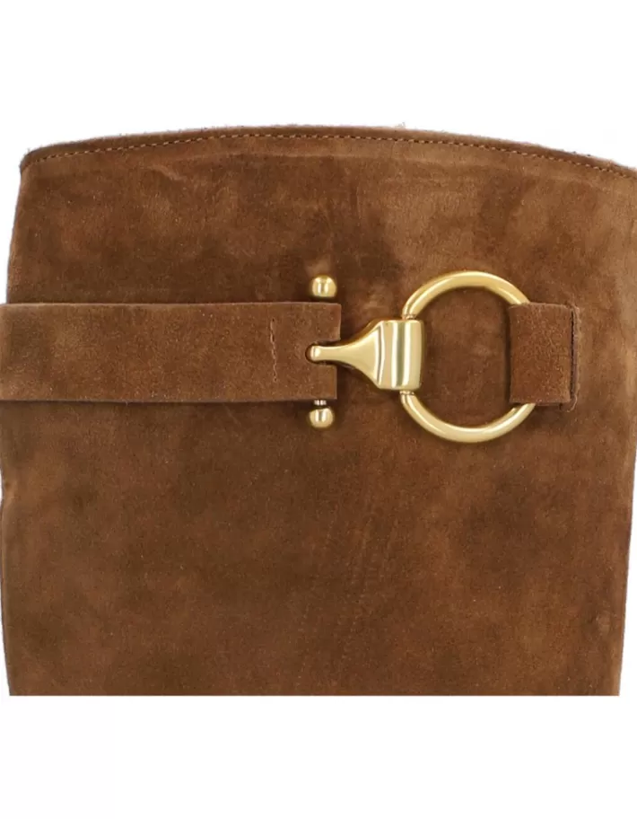 Botas Elegantes Alpe Leyna para Mujer - Invierno 2024 | Calzado de Cuero Premium 

Botas de Mujer Alpe Leyna - Diseño Español en Piel Auténtica | Colección Otoño-Invierno 

Botas Alpe Leyna Mujer - Calidad Premium para Temporada Fría | Estilo y Confort Garantizado 

Botas de Cuero Alpe Leyna para Ellas - Diseños Únicos de Invierno | Calzado Femenino Duradero 

Descubre las Botas Alpe Leyna: Estilo Invernal en Piel Natural para Mujer Activa