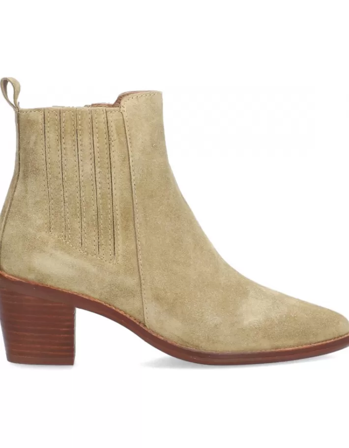 Botines de Mujer Alpe Nevada para Invierno - Estilo Moderno y Confortable 

Botas Cortas Alpe Nevada en Cuero Sintético - Tendencias Otoño-Invierno 

Botines Mujer Alpe Nevada 2024 - Diseño Ligero con Suela Antideslizante 

Alpe Nevada - Botines de Mujer en Tono Nevada con Detalles Metalizados 

Botines de Moda Alpe Nevada para Mujer | Calidez y Estilo en Cada Paso