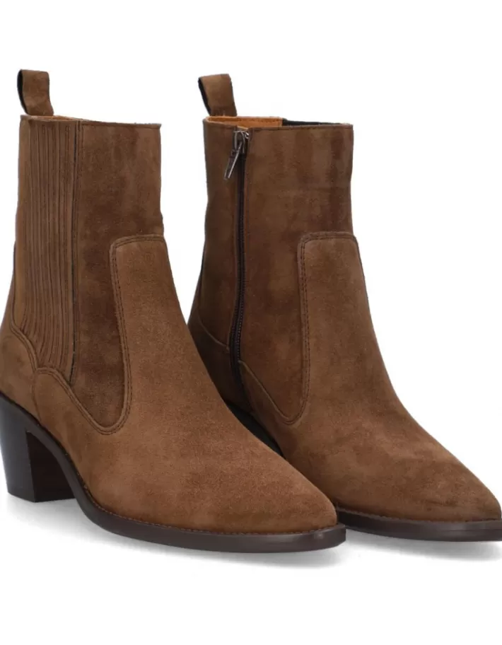 Botines Alpe Nevada para Mujer - Estilo Invierno 2024 con Ajuste Perfecto  
Botas Cortas Mujer Alpe Nevada - Diseño Premium para Caminatas Urbanas  
Botines de Cuero Alpe Nevada - Calzado Femenino con Soporte Anatómico  
Alpe Nevada Botines Mujer - Tacón Robust y Plantilla Termoconformada