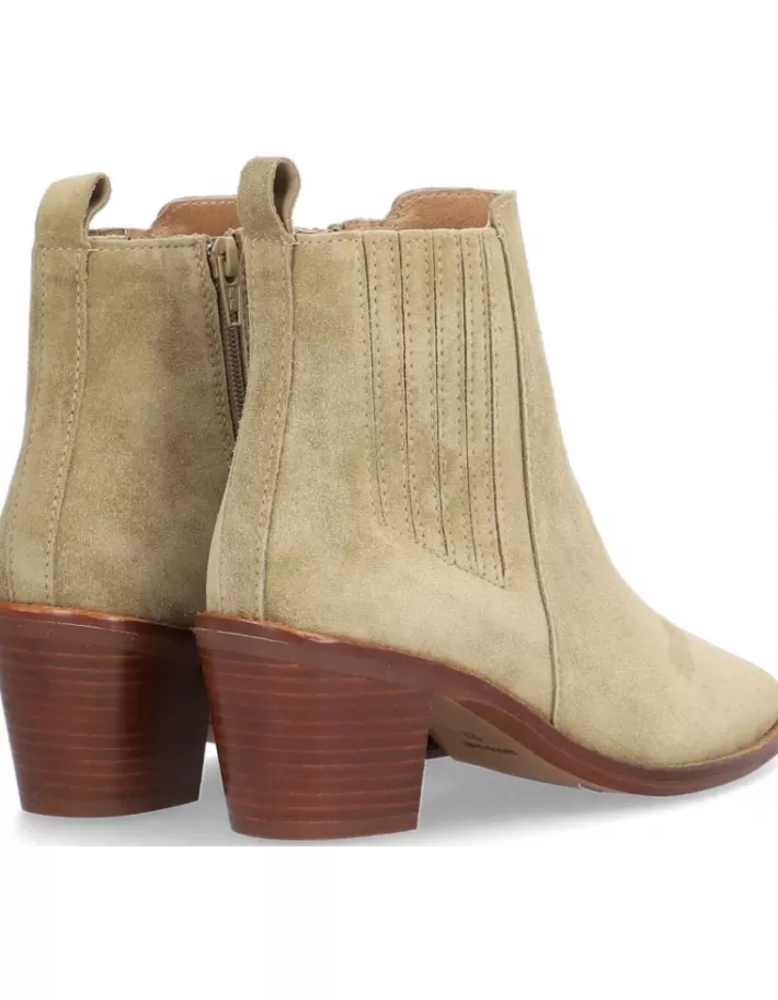 Botines de Mujer Alpe Nevada para Invierno - Estilo Moderno y Confortable 

Botas Cortas Alpe Nevada en Cuero Sintético - Tendencias Otoño-Invierno 

Botines Mujer Alpe Nevada 2024 - Diseño Ligero con Suela Antideslizante 

Alpe Nevada - Botines de Mujer en Tono Nevada con Detalles Metalizados 

Botines de Moda Alpe Nevada para Mujer | Calidez y Estilo en Cada Paso