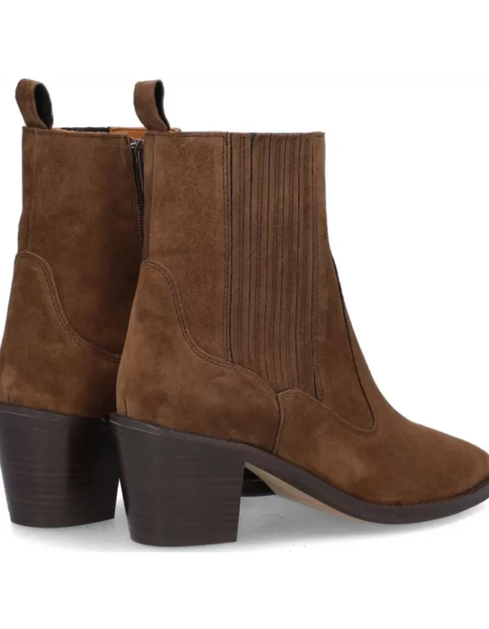 Botines Alpe Nevada para Mujer - Estilo Invierno 2024 con Ajuste Perfecto  
Botas Cortas Mujer Alpe Nevada - Diseño Premium para Caminatas Urbanas  
Botines de Cuero Alpe Nevada - Calzado Femenino con Soporte Anatómico  
Alpe Nevada Botines Mujer - Tacón Robust y Plantilla Termoconformada
