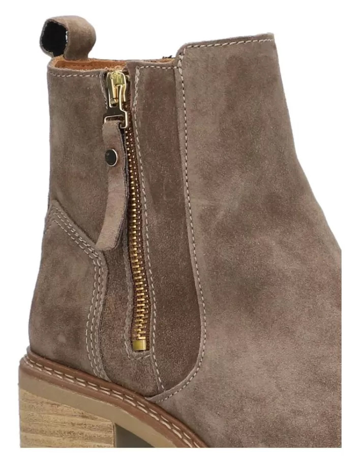 Botines Amelie - Colección Alpe para Mujer | Estilo Moderno y Cómodo en Cuero Sintético 

Botines Casuales Alpe Amelie - Diseño Español con Ajuste Perfecto para Uso Diario 

Nuevo Modelo Amelie de Alpe - Botines Mujer con Plantilla Acolchada y Taco Medio 

Alpe Botines Amelie Edición 2024 - Calzado Femenino para Otoño/Invierno en 5 Colores 

Botines Elegantes Alpe Amelie - Calidad Premium con Forro Polar para Confort Diario