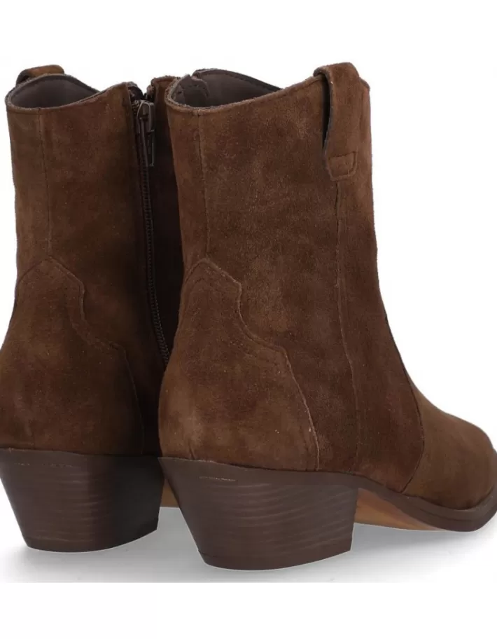 Botines Alpe Western para Mujer - Estilo Otoño-Invierno con Detalles Rústicos 

Botines Urbanos Mujer Talla Completa - Cuero Envejecido Alpe Western Collection 

Botines de Mujer Alpe Western | Calzado Cómodo para Look Casual y Elegante 

Botines Mujer Alpe Western - Diseño Western Moderno en Colores Neutros 

Botines de Cuero para Mujer - Colección Otoñal Alpe Western con Suela Antideslizante