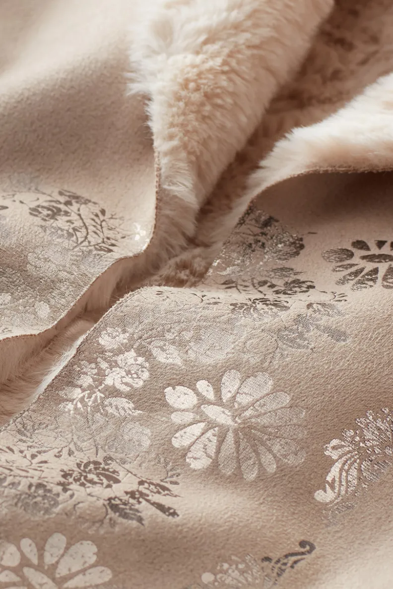 Elegante abrigo Anastasia en piel sintética suave - Color crema invierno | Soft Surroundings