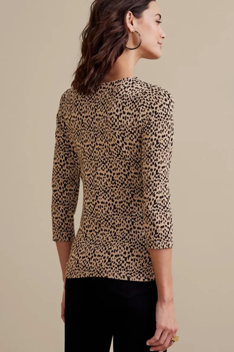 Blusa de Manga Corta Anesha - Estampado Leopardo con Toque Suave