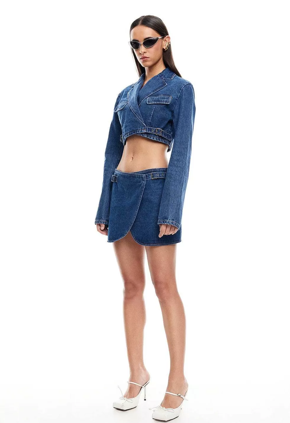 Falda Corta Anja de Leona - Estilo Salvaje en Diseño Exclusivo 

(：Colección Leona: Minifalda Anja de Tendencia Urbana)
