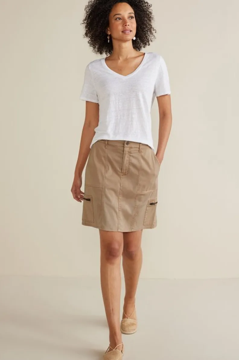 Falda Corta Utilitaria Antigua de Soft Surroundings en Tono Sésamo - Estilo Versátil con Detalles Funcionales