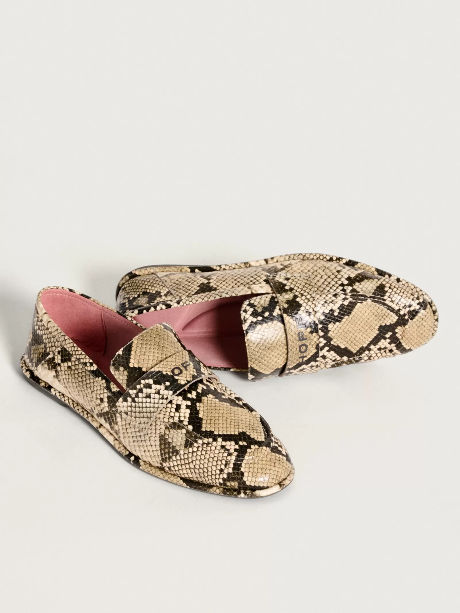 HOFF APOLLO - Mocasines Planos para Mujer en Beige Clásicos | Estilo Casual con Suela Cómoda | Tono Neutro Versátil