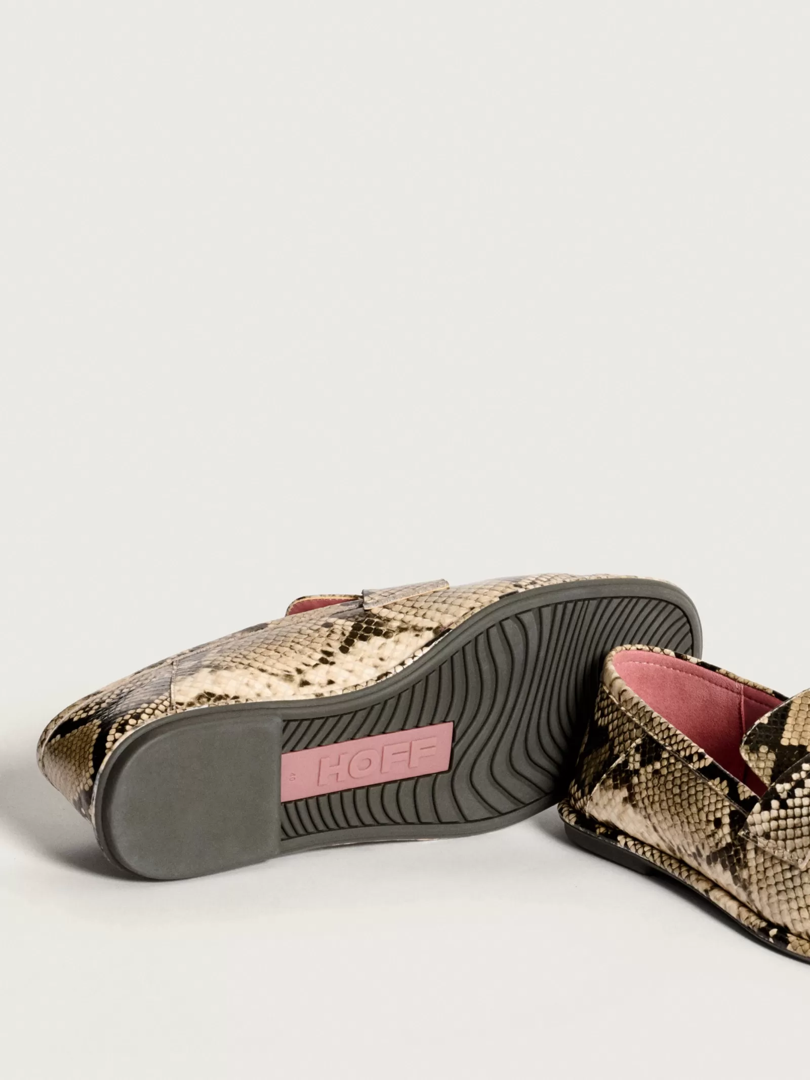 HOFF APOLLO - Mocasines Planos para Mujer en Beige Clásicos | Estilo Casual con Suela Cómoda | Tono Neutro Versátil