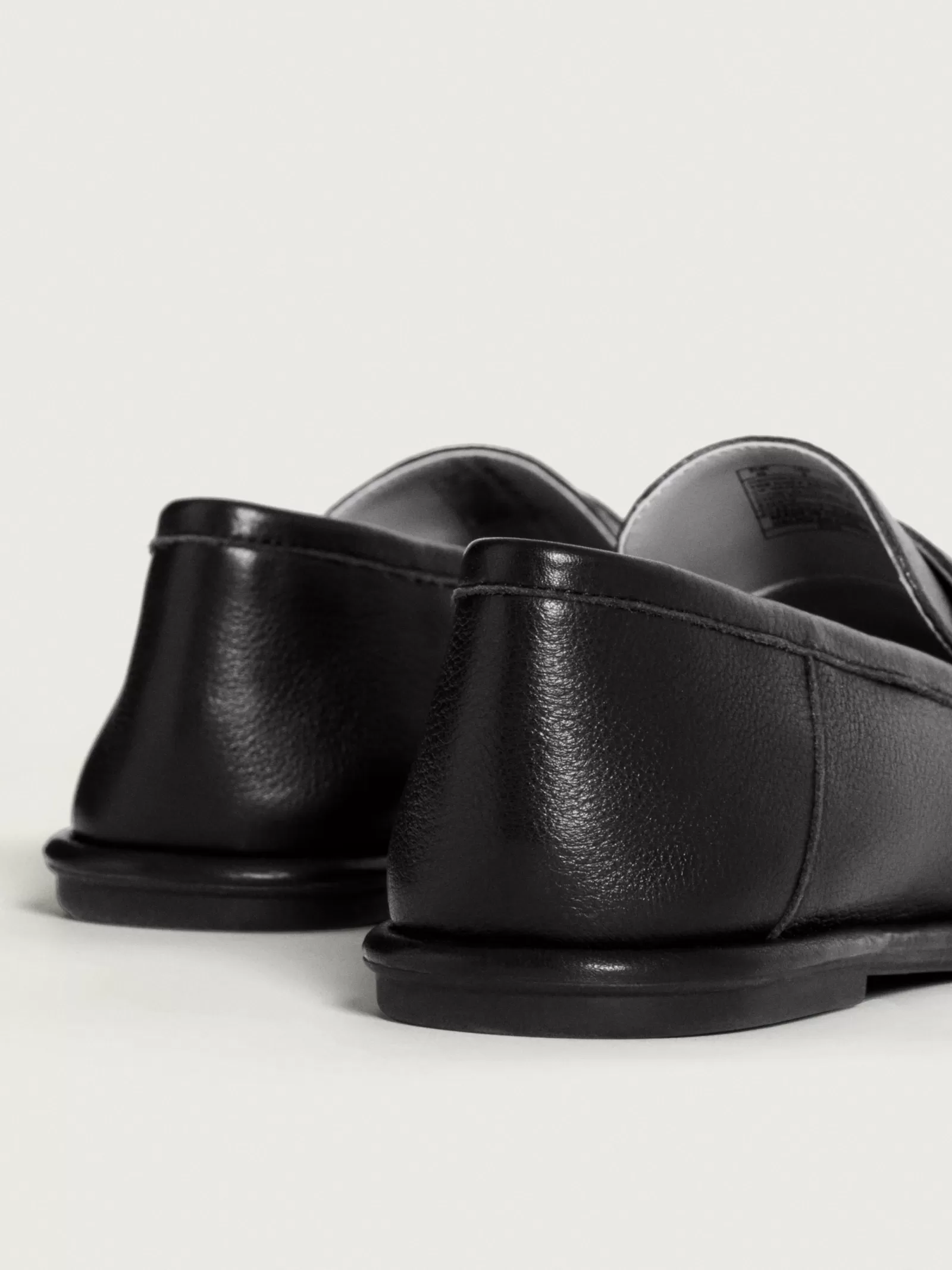 Zapatos Planos HOFF APOLLO en Cuero Negro - Estilo Casual con Detalles Brillantes para Mujer, Comodidad Duradera y Diseño Moderno