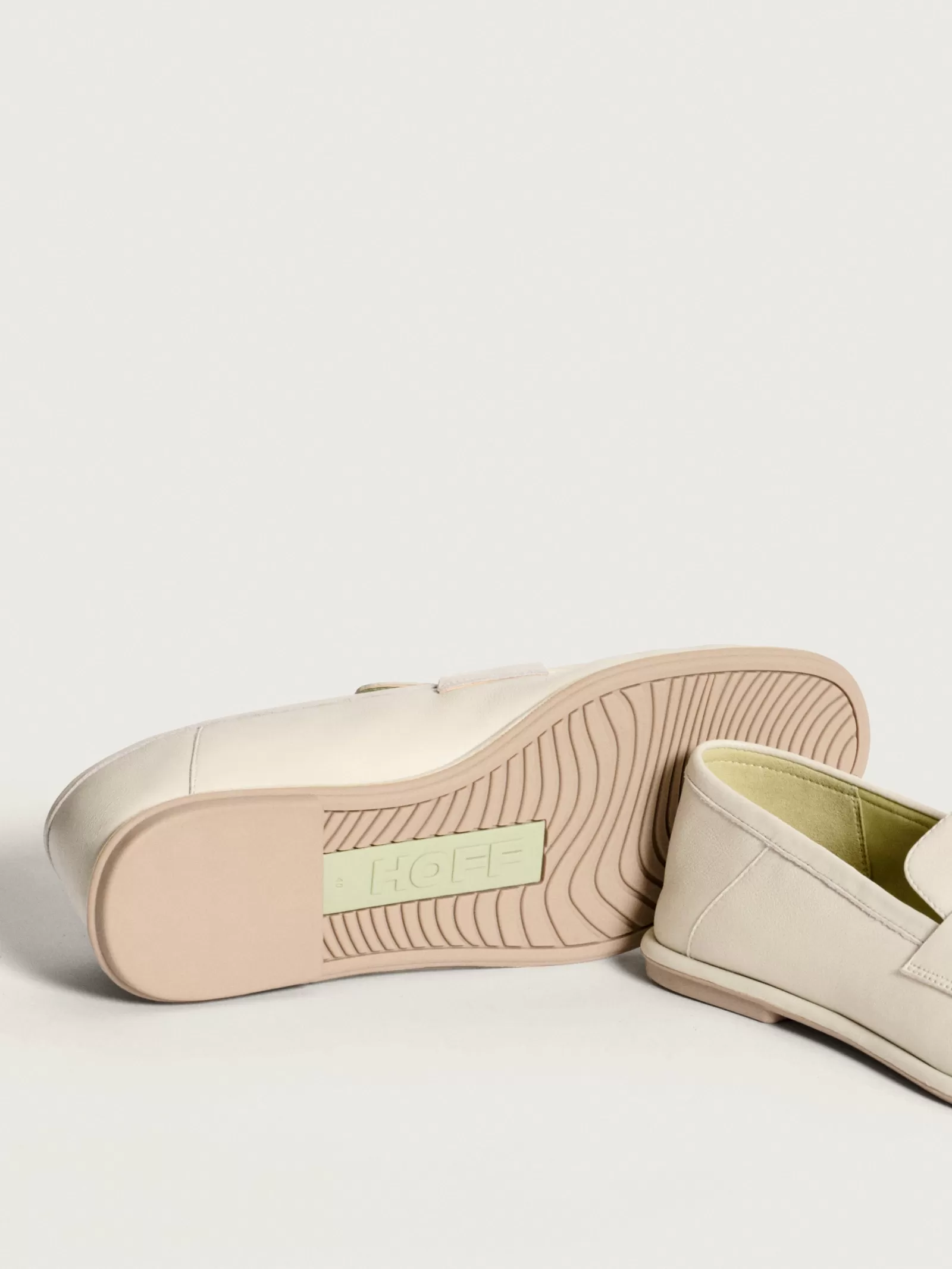 HOFF APOLLO Mocasines Clásicos en Blanco Roto - Zapatos Planos Cómodos para Mujer, Estilo Versátil y Moderno