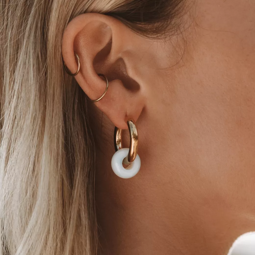 Argollas Aurora de Atolea: Joyería con Brillo Exclusivo para Estilos Vibrantes