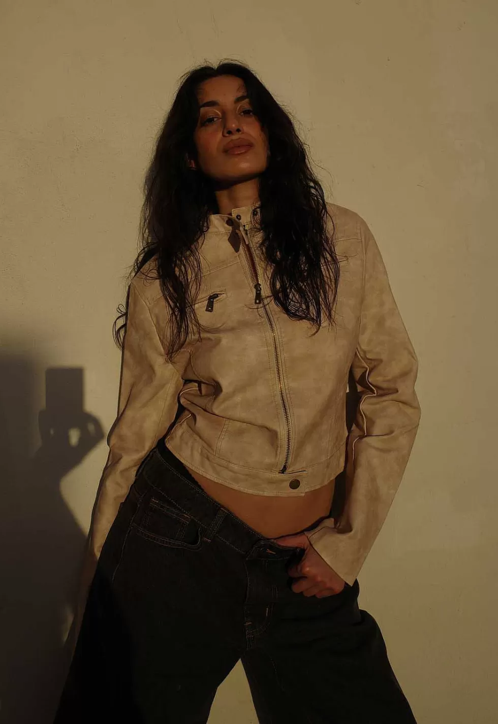 Chaqueta Motera Leona Bella: Estilo Rebelde con Protección Premium para Aventuras en Carretera
