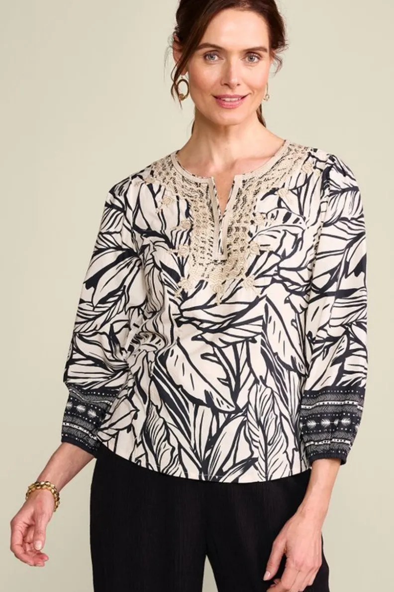 Blusa Bellamy de Soft Surroundings - Diseño PaoloPalm con Detalle Bordado Osasco en Tejido Ultra Suave