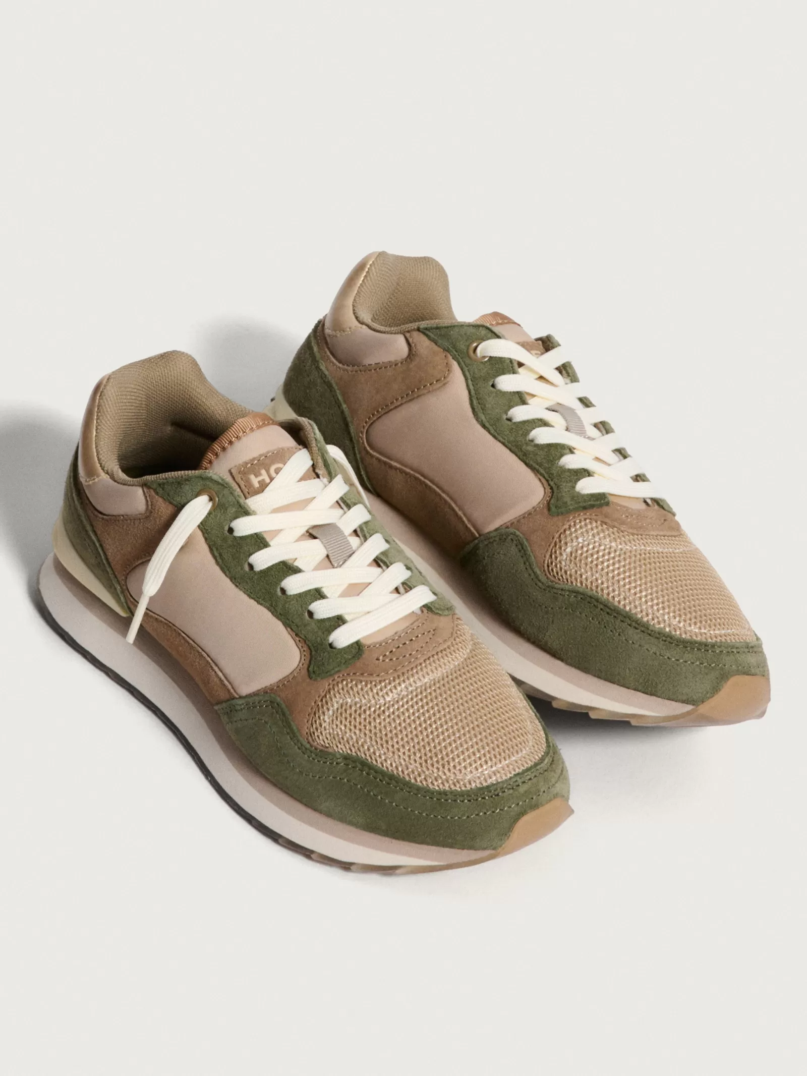 Zapatillas HOFF Biloxi para Mujer - Comodidad Urbana y Estilo Casual en Calzado Deportivo