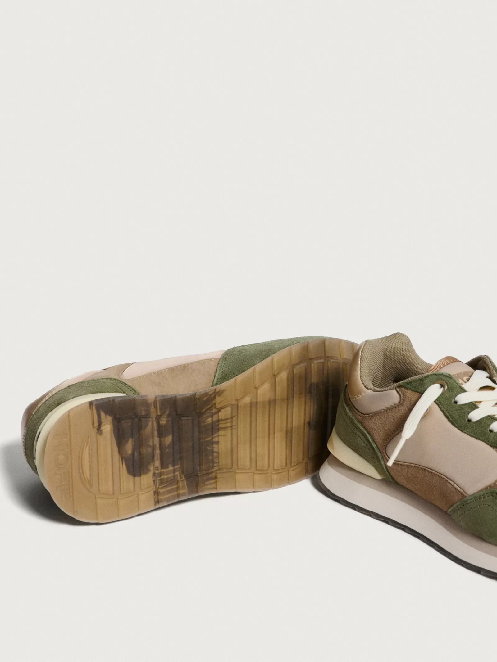 Zapatillas HOFF Biloxi para Mujer - Comodidad Urbana y Estilo Casual en Calzado Deportivo