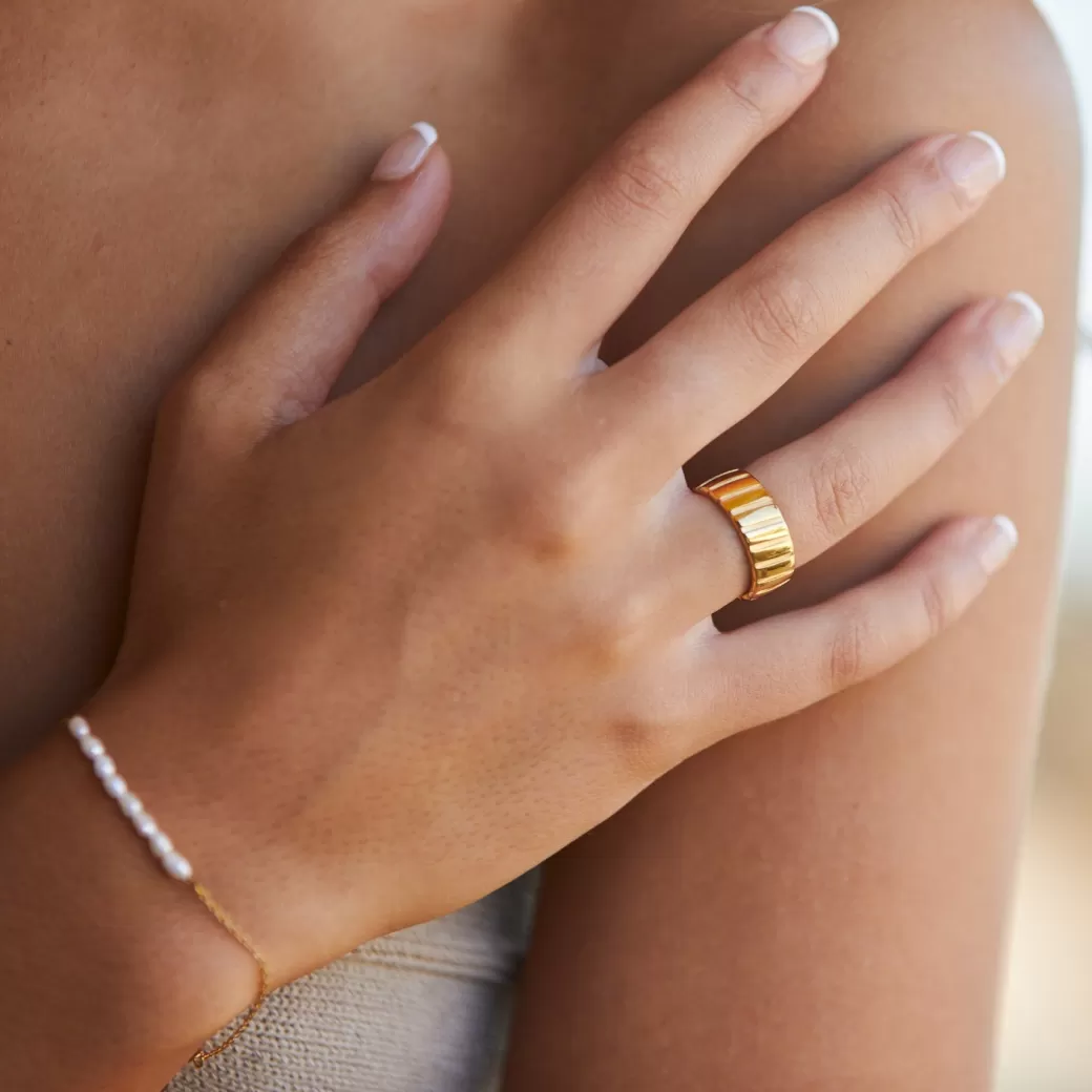 Anillo llamativo de la colección exclusiva Joyas Atolea - Diseño único en plata moderna