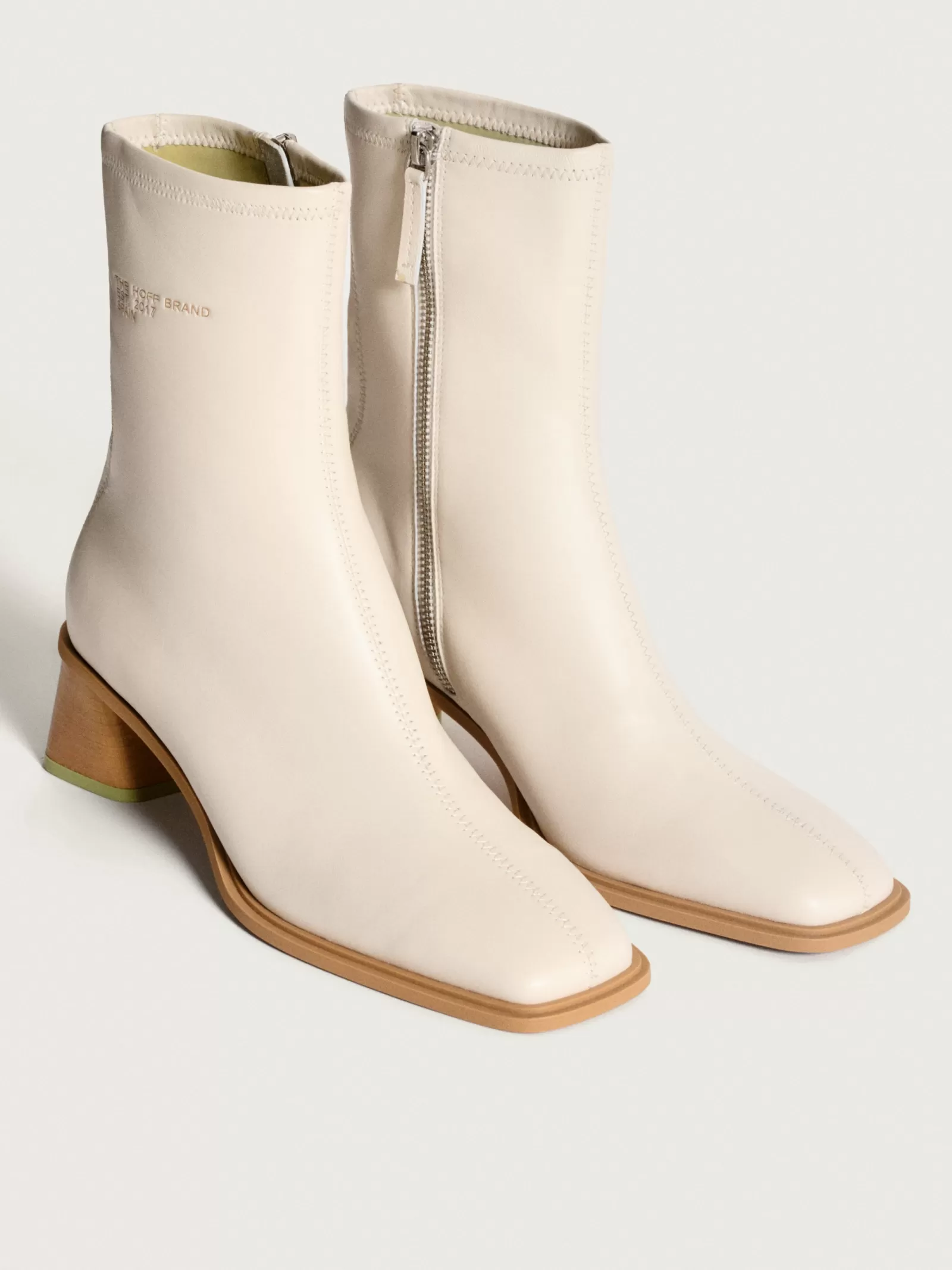 Botines de Mujer HOFF con Tacón Date en Blanco Roto - Estilo Moderno y Cómodo