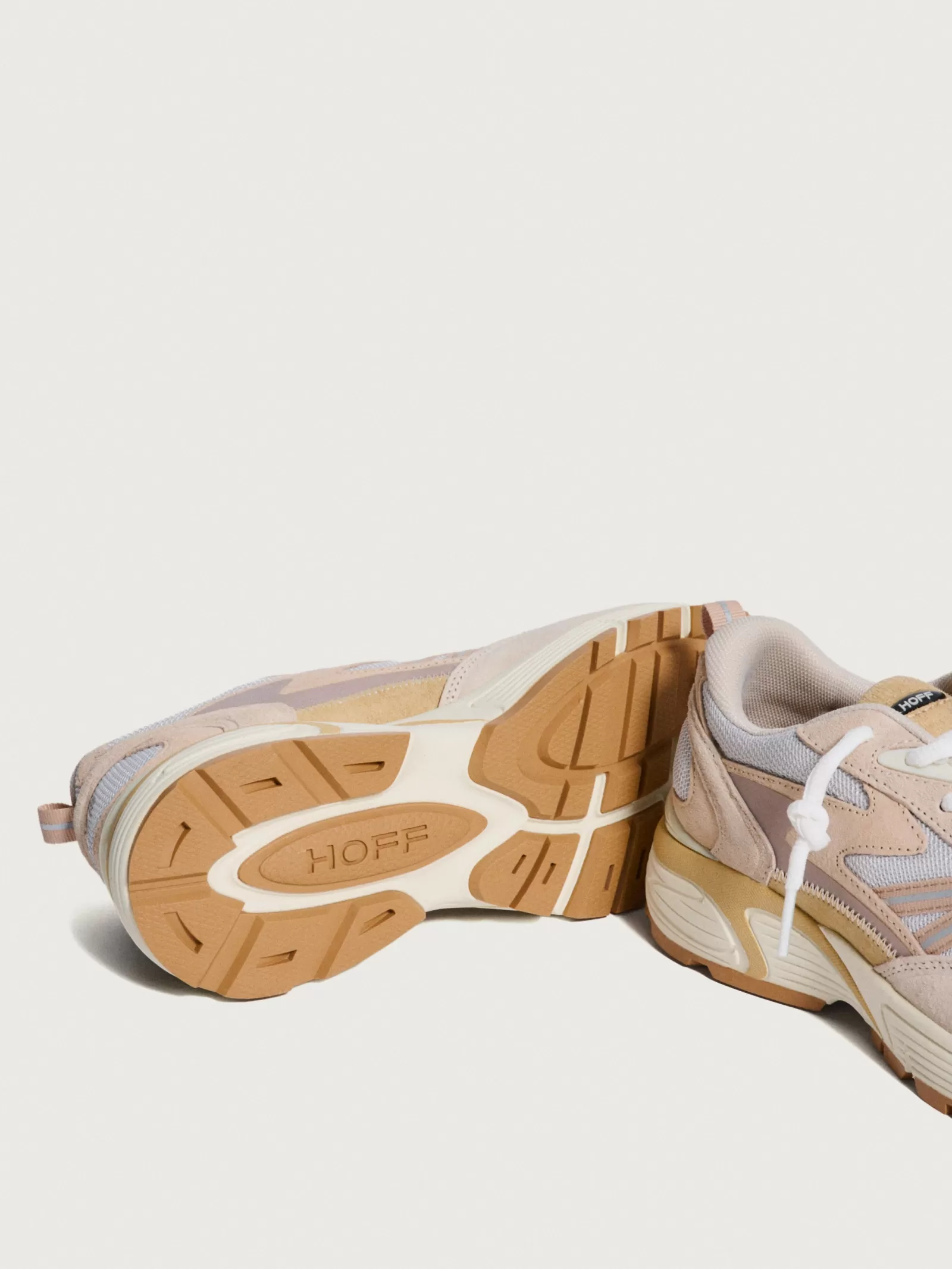 Zapatillas HOFF Mujer: Estilo Californiano con Toque Urbano - Comodidad para el Día a Día
