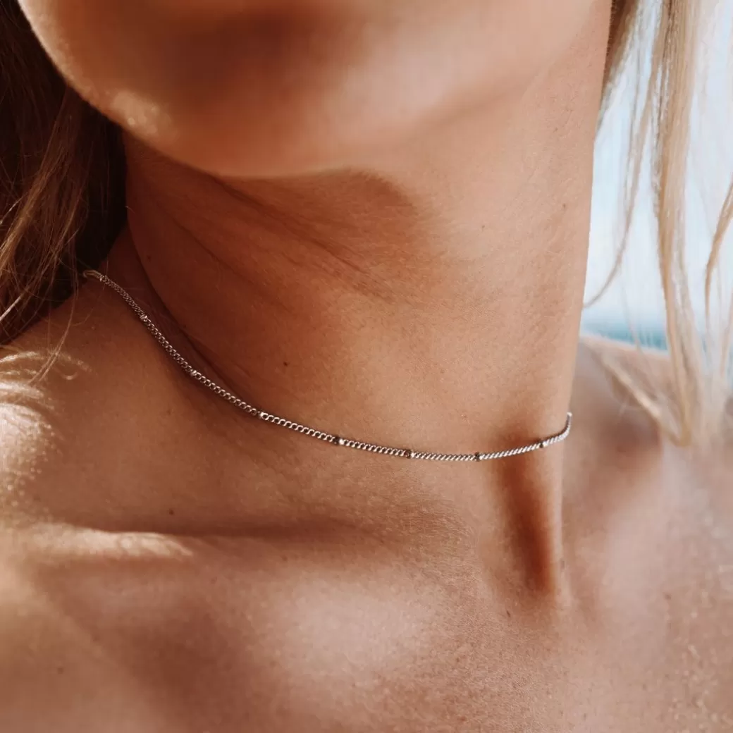 Gargantilla Capri con Detalle de Esferas Pequeñas - Joyería Atolea | Novedad de Colección con Elegancia Minimalista