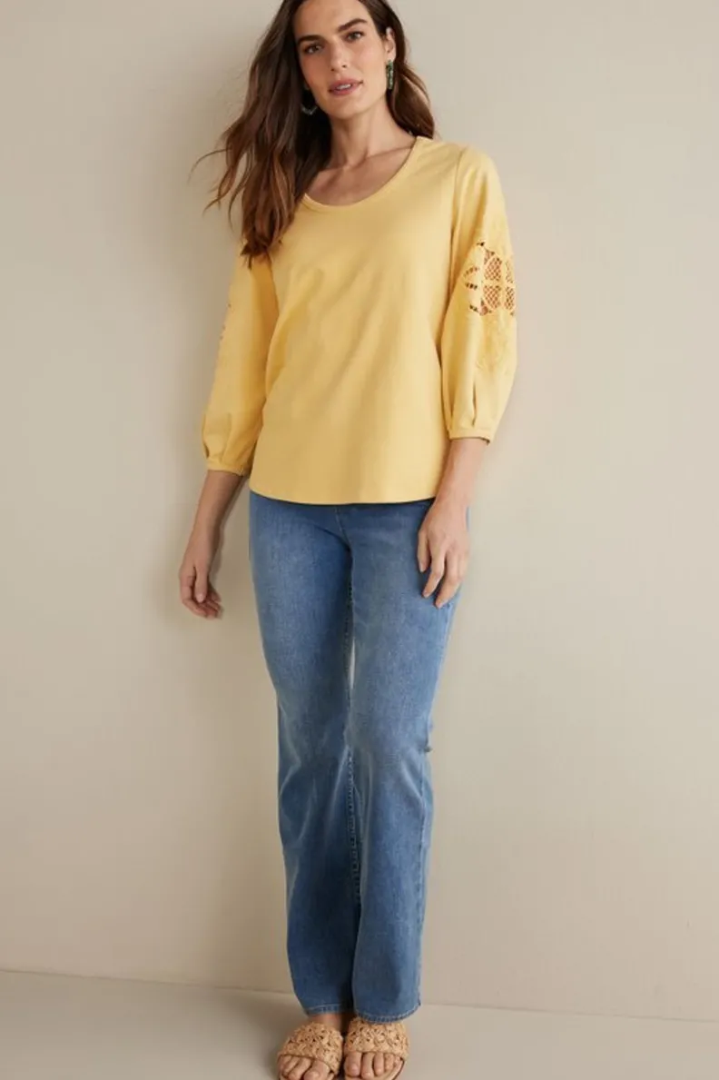 Blusa Charmaine bordada en tejido French Terry - Amarillo crema suave de Soft Surroundings