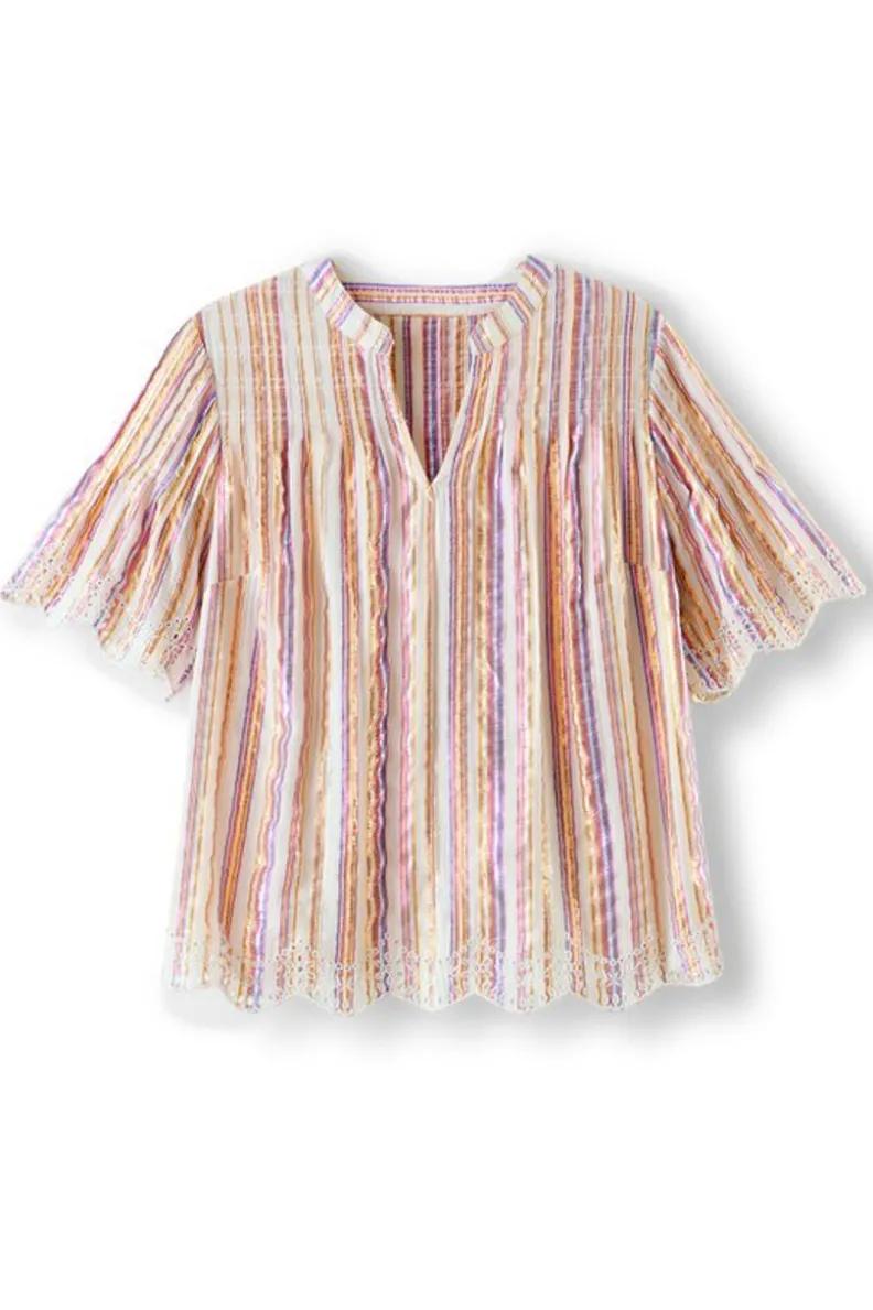 Blusa Veraniega Cielo con Detalles Metalizados - Diseño con Ojetes y Rayos Brillantes | Tops Casuales de Soft Surroundings para Looks Frescos