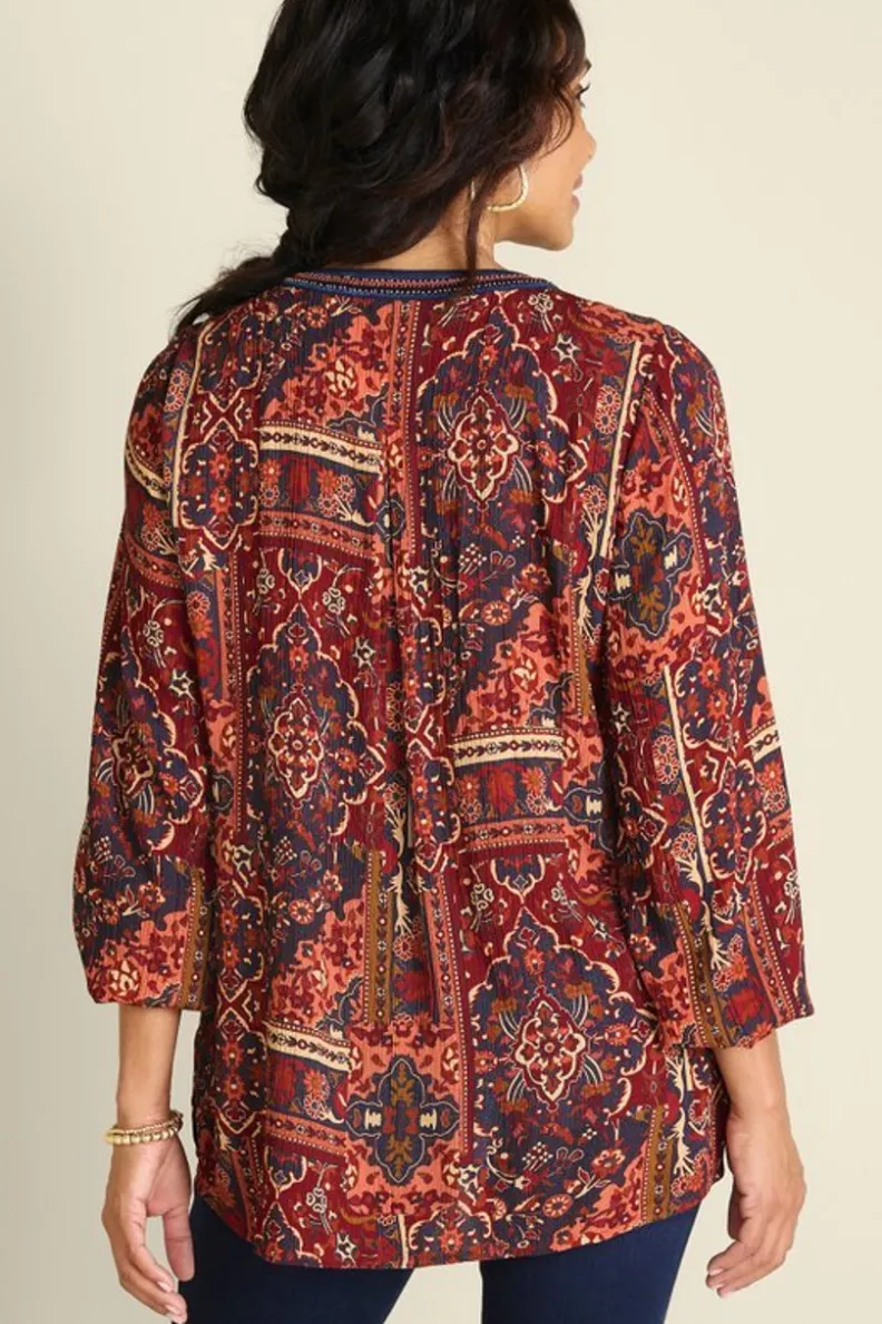 Blusa Elegante Cindra con Bordado Artesanal en Gasas Livianas - Diseño Bohemio Riviera en Tonos Borgoña y Patchwork de Soft Surroundings