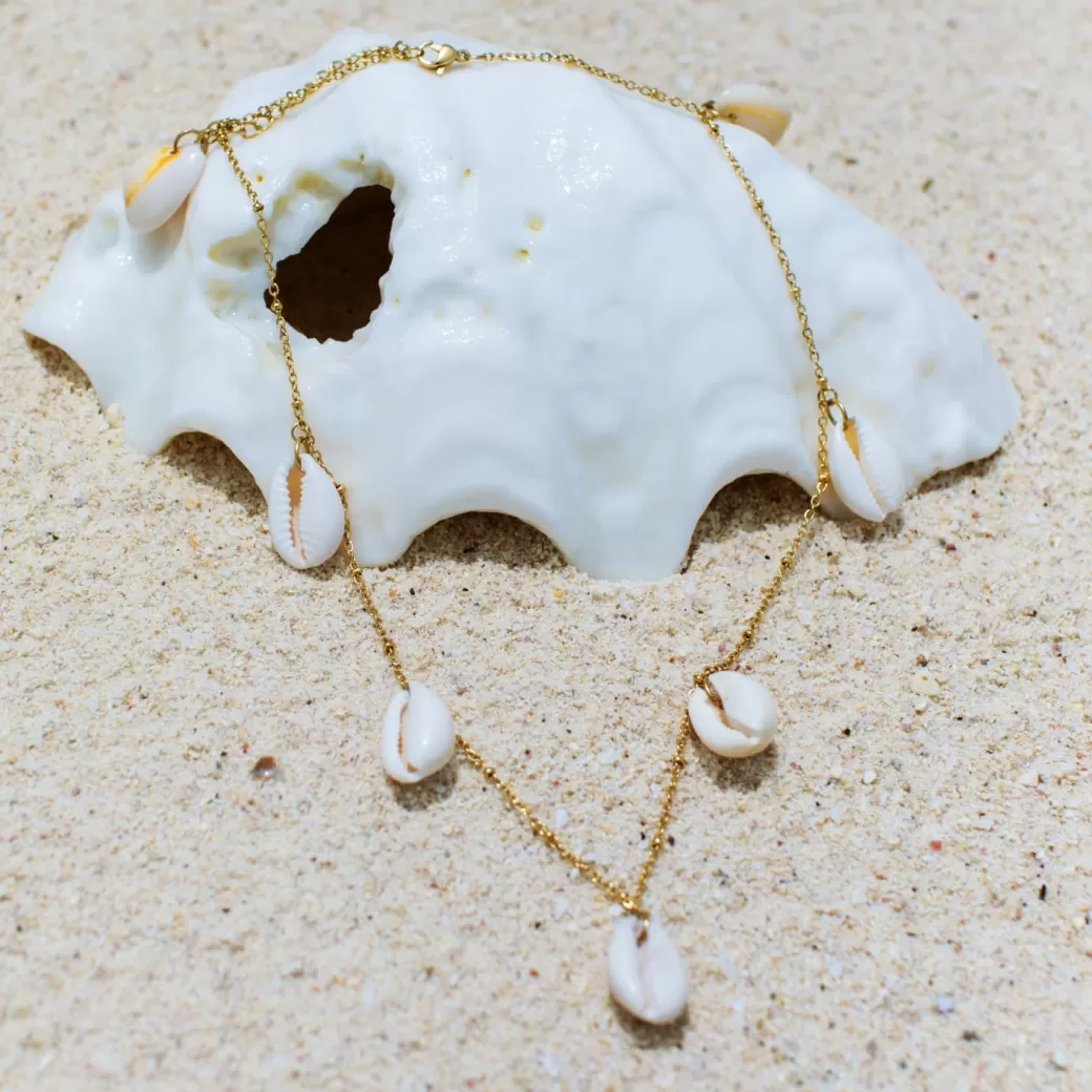 Gargantilla Playera con Caracoles Atolea - Joyería Costera Elegante para Looks Boho 

(，