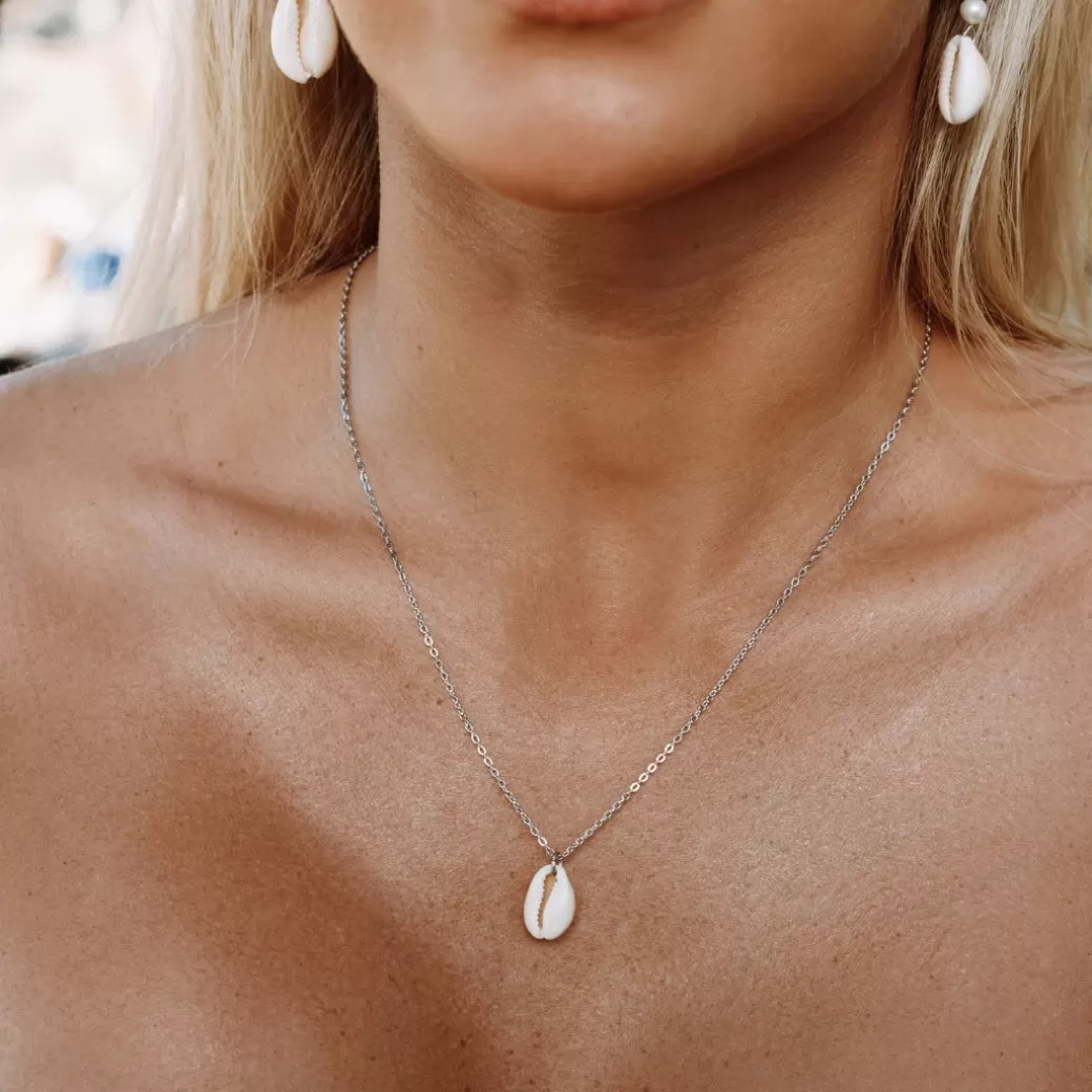 Colgante Artesanal de Caracola Marina | Elegancia Natural con Joyas Atolea