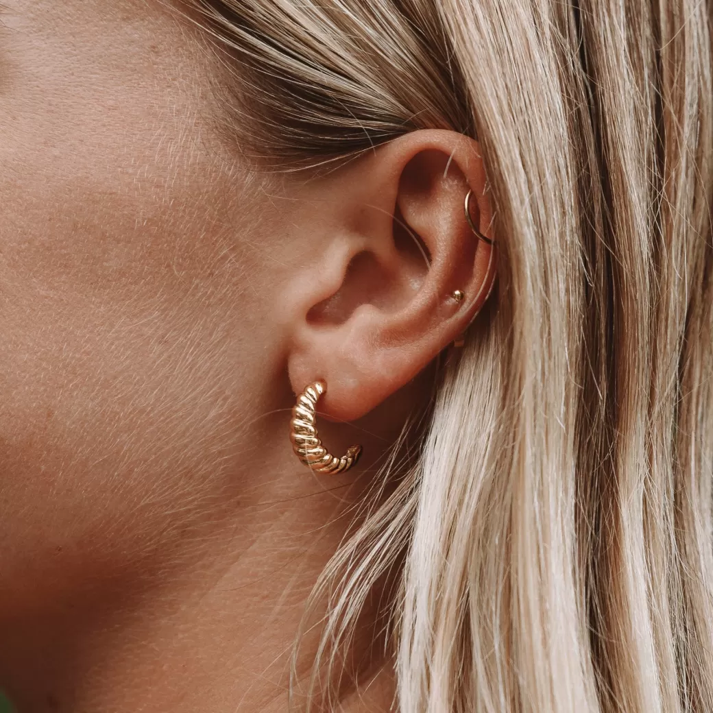 Exclusivos Aretes de Aro con Detalle Lunar - Oportunidad Única en Joyería Atolea ¡Envíos Inmediatos!