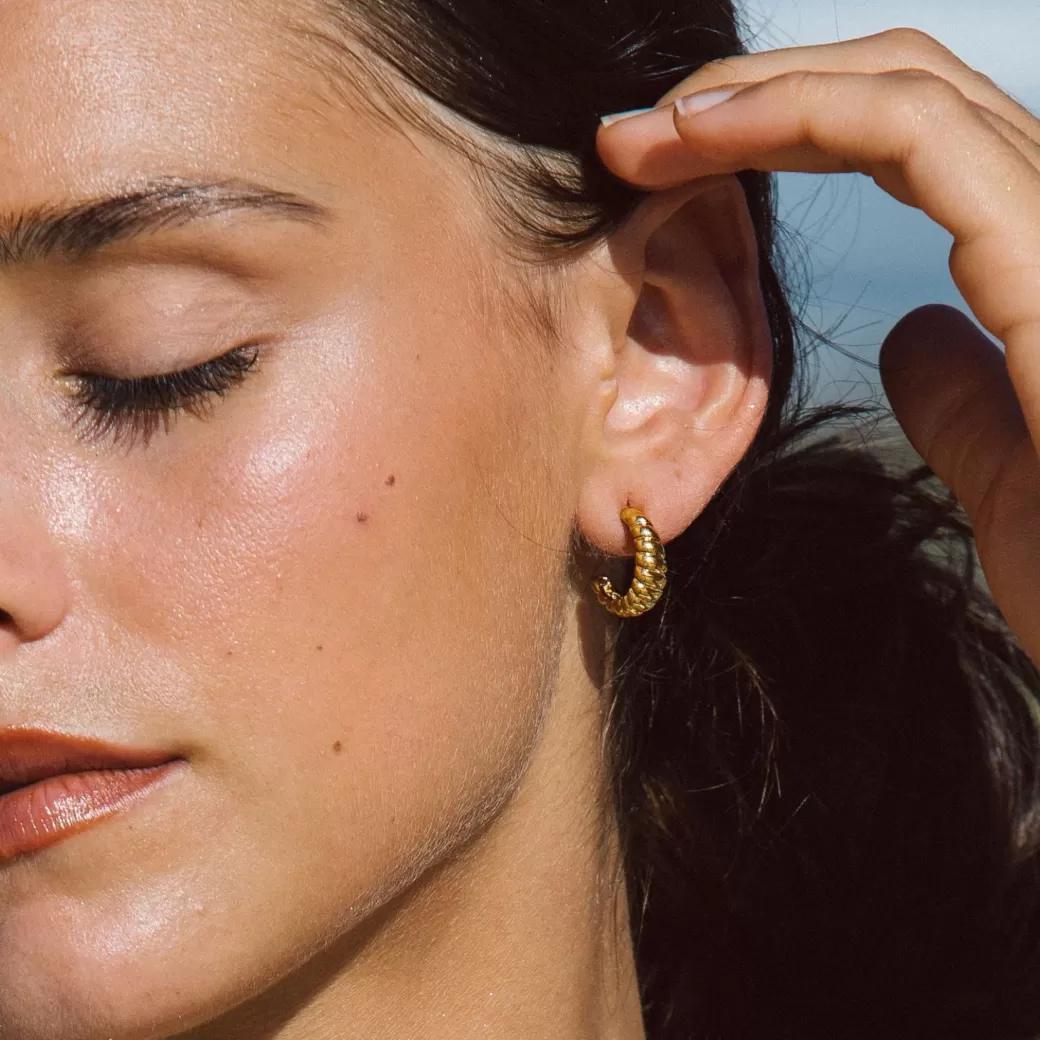 Exclusivos Aretes de Aro con Detalle Lunar - Oportunidad Única en Joyería Atolea ¡Envíos Inmediatos!