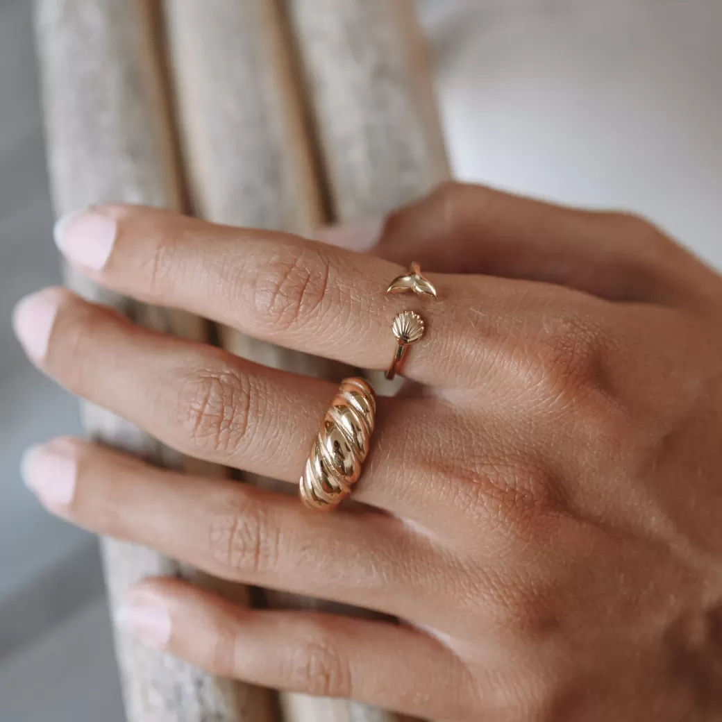 Anillo Elegante en Forma de Luna Creciente - Joyería Atolea | Precio Accesible y Diseño Exclusivo