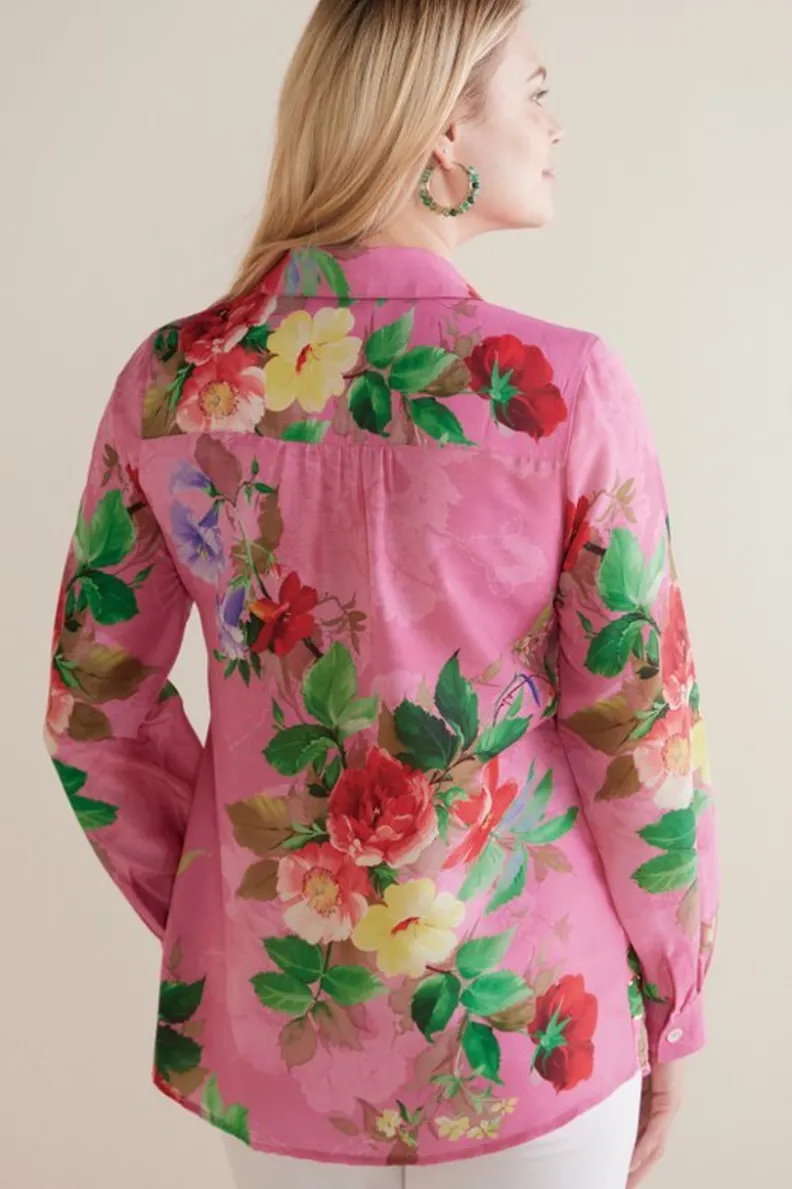 Blusa Danica de Soft Surroundings con bordados artesanales en estampado floral rojo y rosa