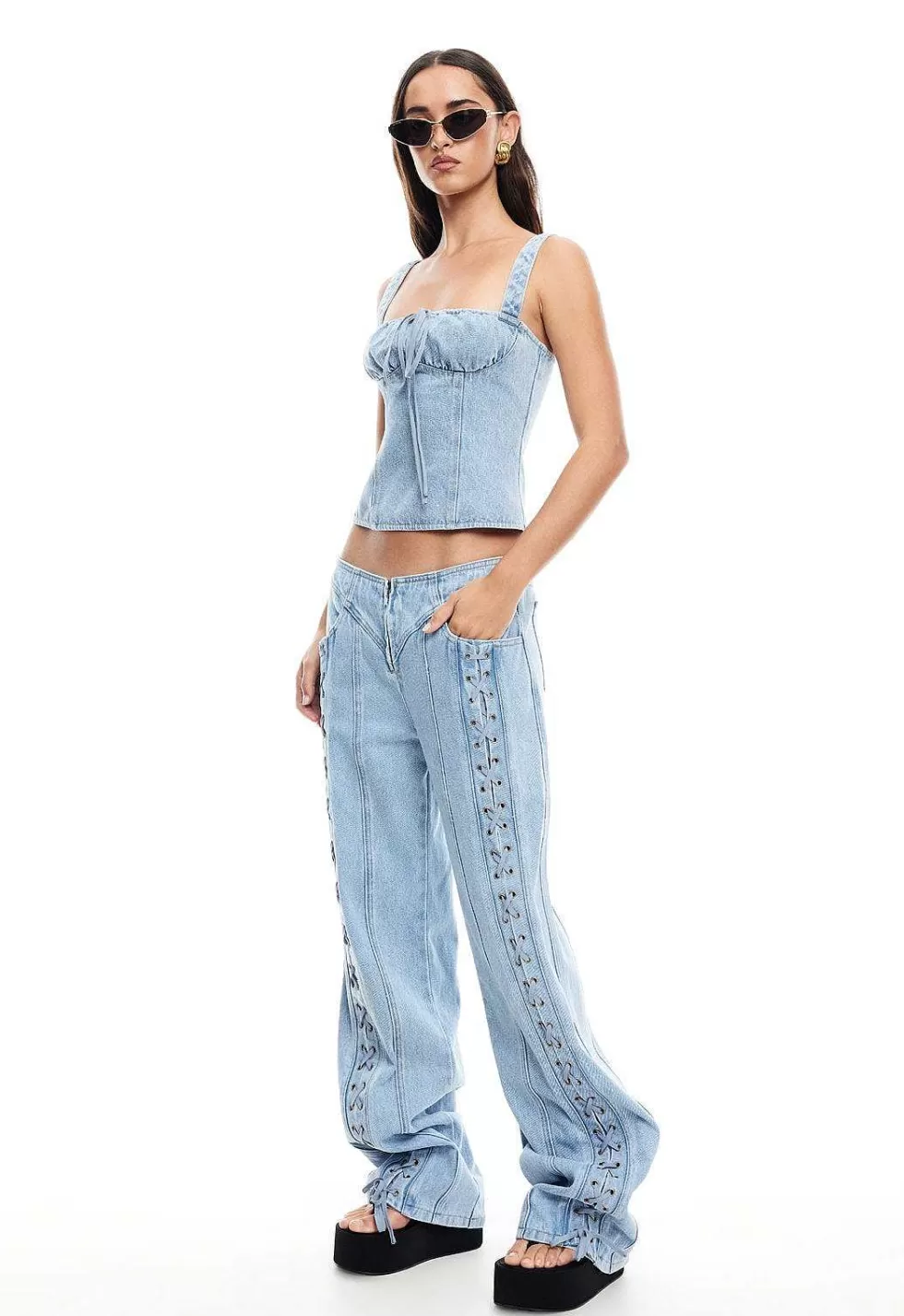 Oferta Especial: Jeans Lioness Daydream con Detalle de Atadura - Últimas Unidades Disponibles