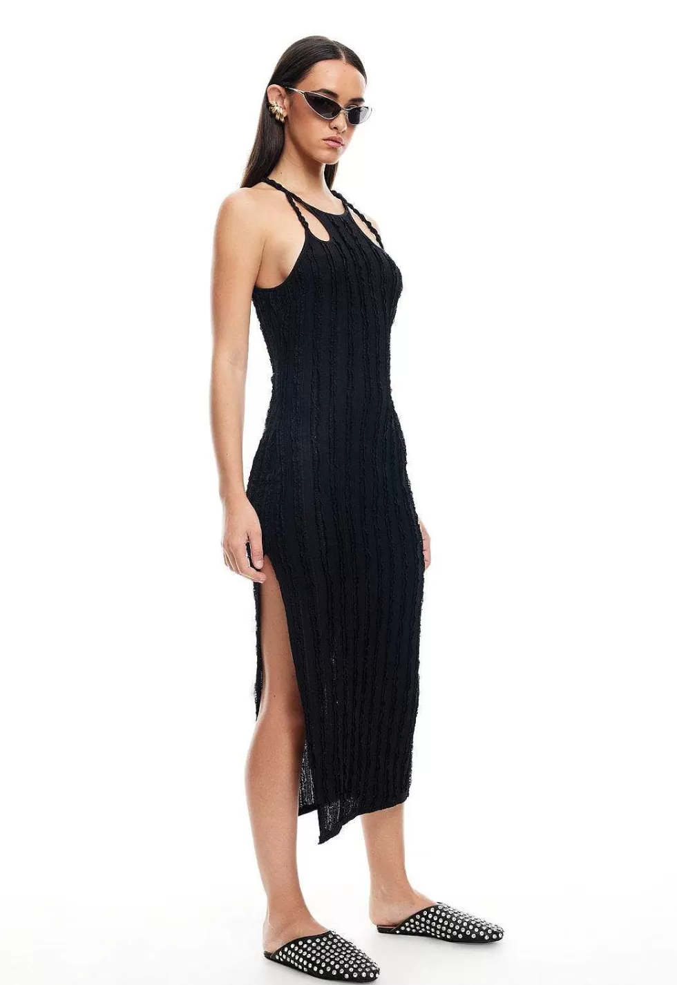 Vestido Midilargo Leona con Detalle de Dos Correas - Diseño Versátil y Moderno