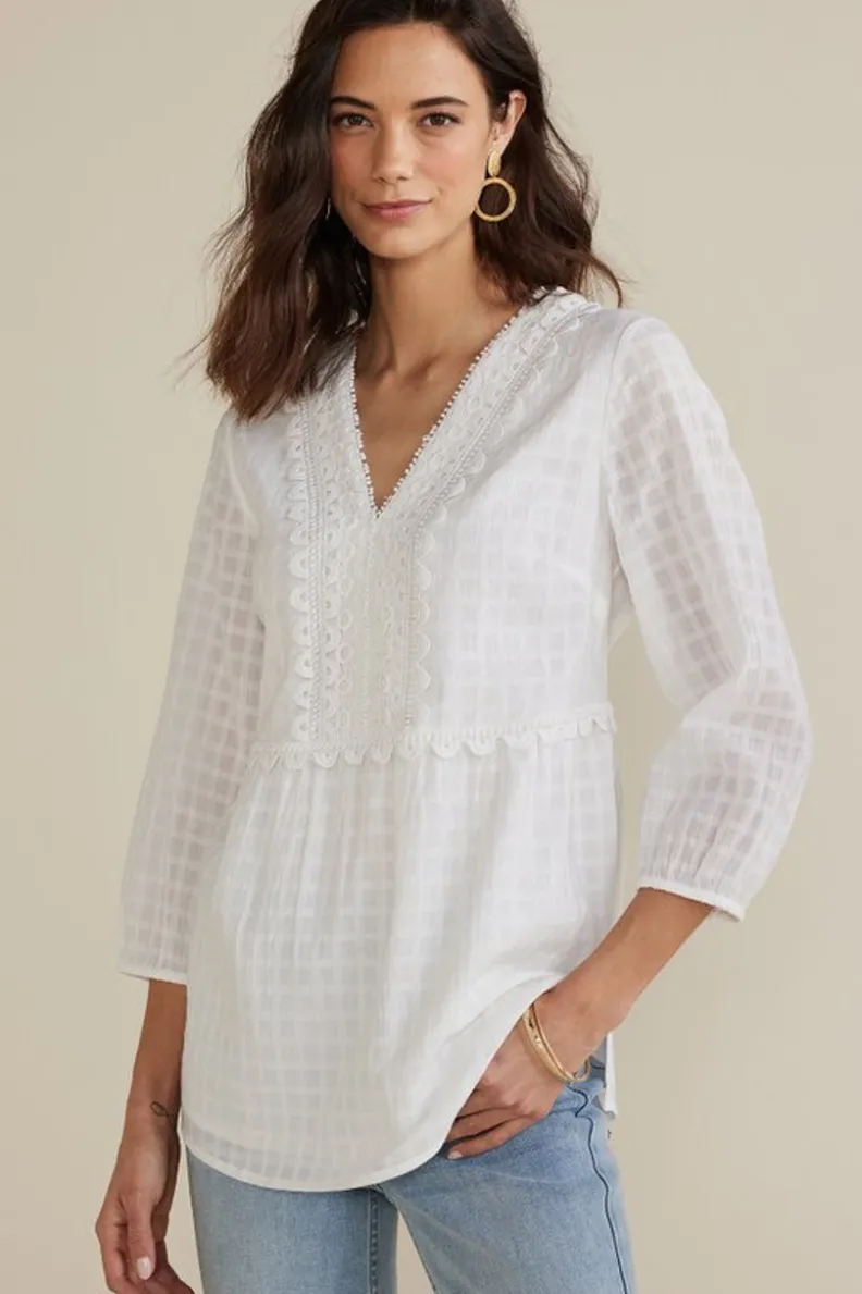 Blusa Elodie de Soft Surroundings - Gasa Ligera con Diseño Ventana en Azul Marino 

(Alternativa más coloquial: Camisola traslúcida de cuadrículas marinas - Elodie en gasa suave by Soft Surroundings)