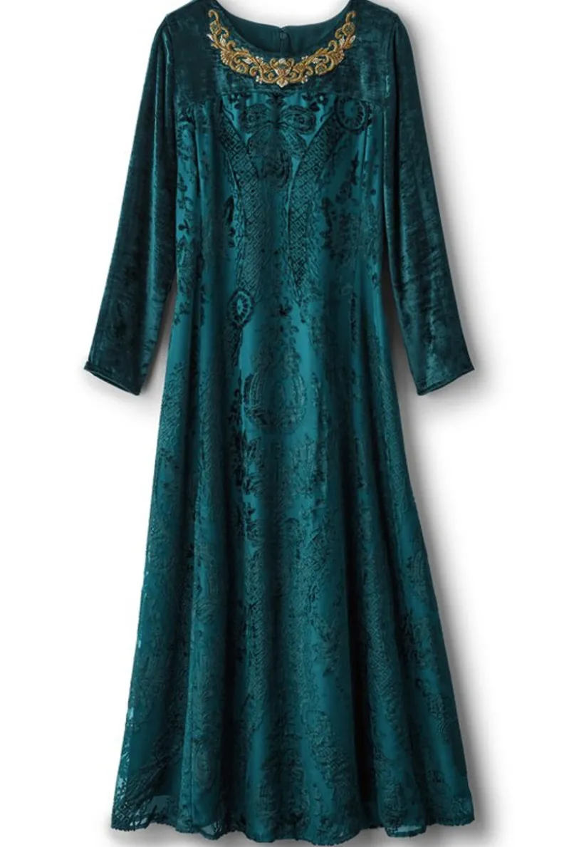 Vestido elegante Emaline en terciopelo con efecto degradado - Colección primavera-verano de Soft Surroundings - Modelo largo en tono Junebug
