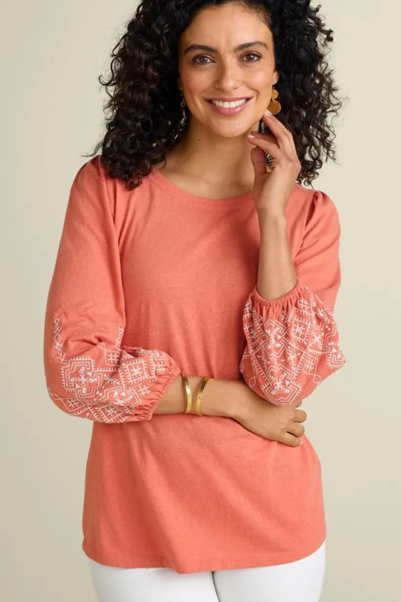 Blusa Soft Surroundings - Bordados Poéticos Parisinos en Tono Albaricoque Brandy con Ajuste Suave
