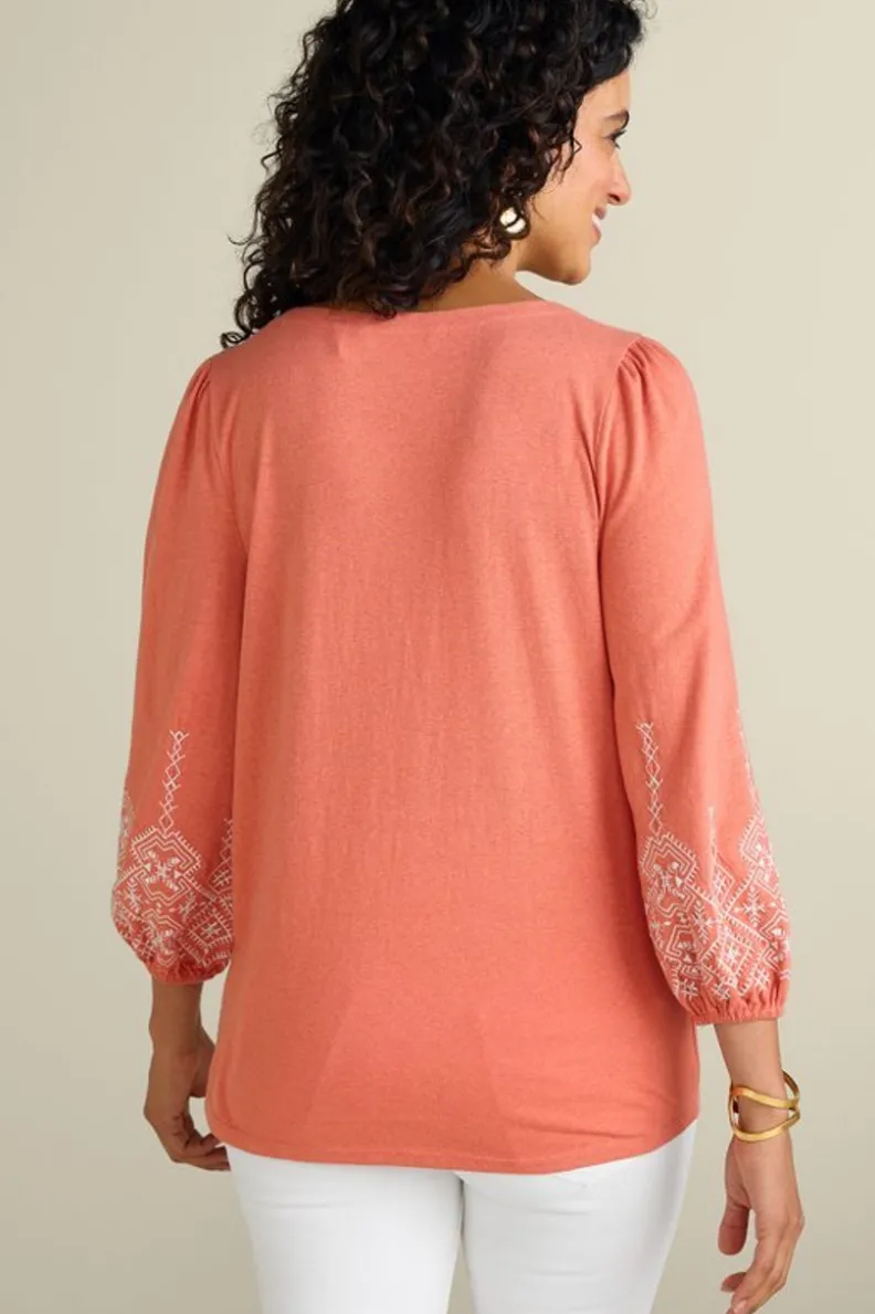 Blusa Soft Surroundings - Bordados Poéticos Parisinos en Tono Albaricoque Brandy con Ajuste Suave