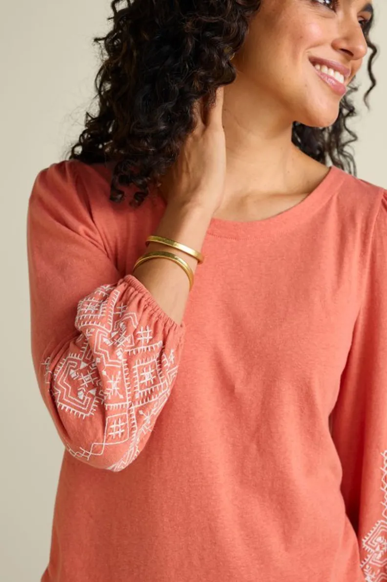 Blusa Soft Surroundings - Bordados Poéticos Parisinos en Tono Albaricoque Brandy con Ajuste Suave