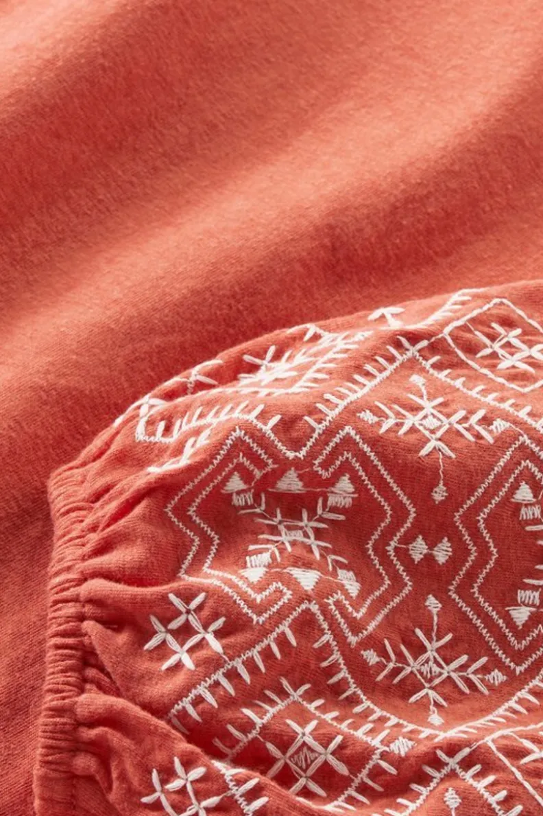 Blusa Soft Surroundings - Bordados Poéticos Parisinos en Tono Albaricoque Brandy con Ajuste Suave
