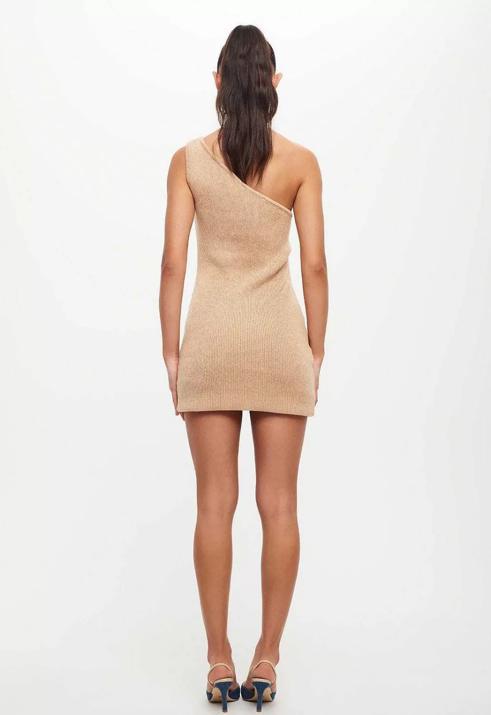 Leona Enigmática Edición Compacta - Elegancia Femenina al Mejor Precio