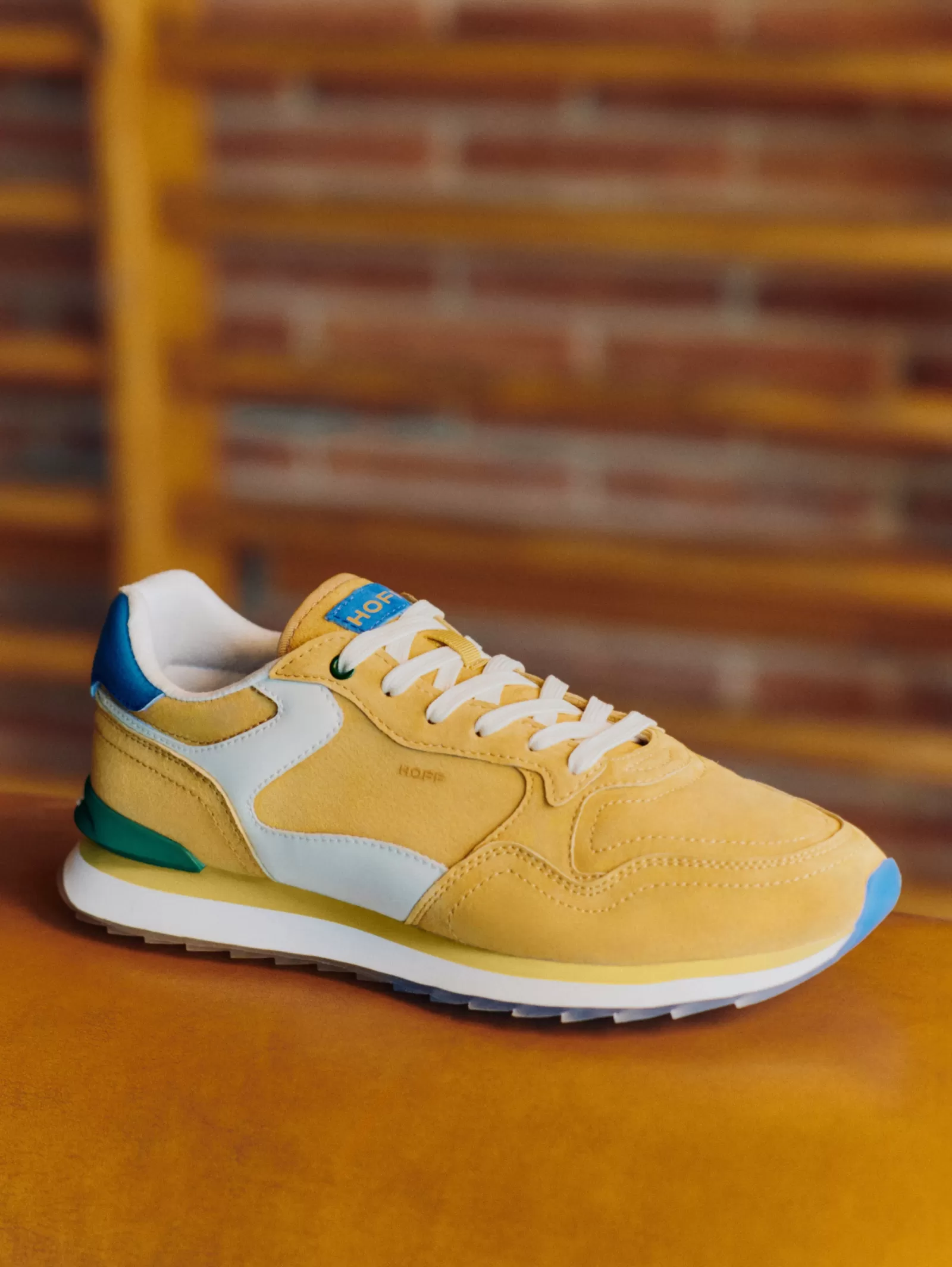 Zapatillas Deportivas HOFF FLAVUS - Diseño Liviano para Mujer | Confort Todo el Día | Estilo Urbano en Amarillo Mostaza