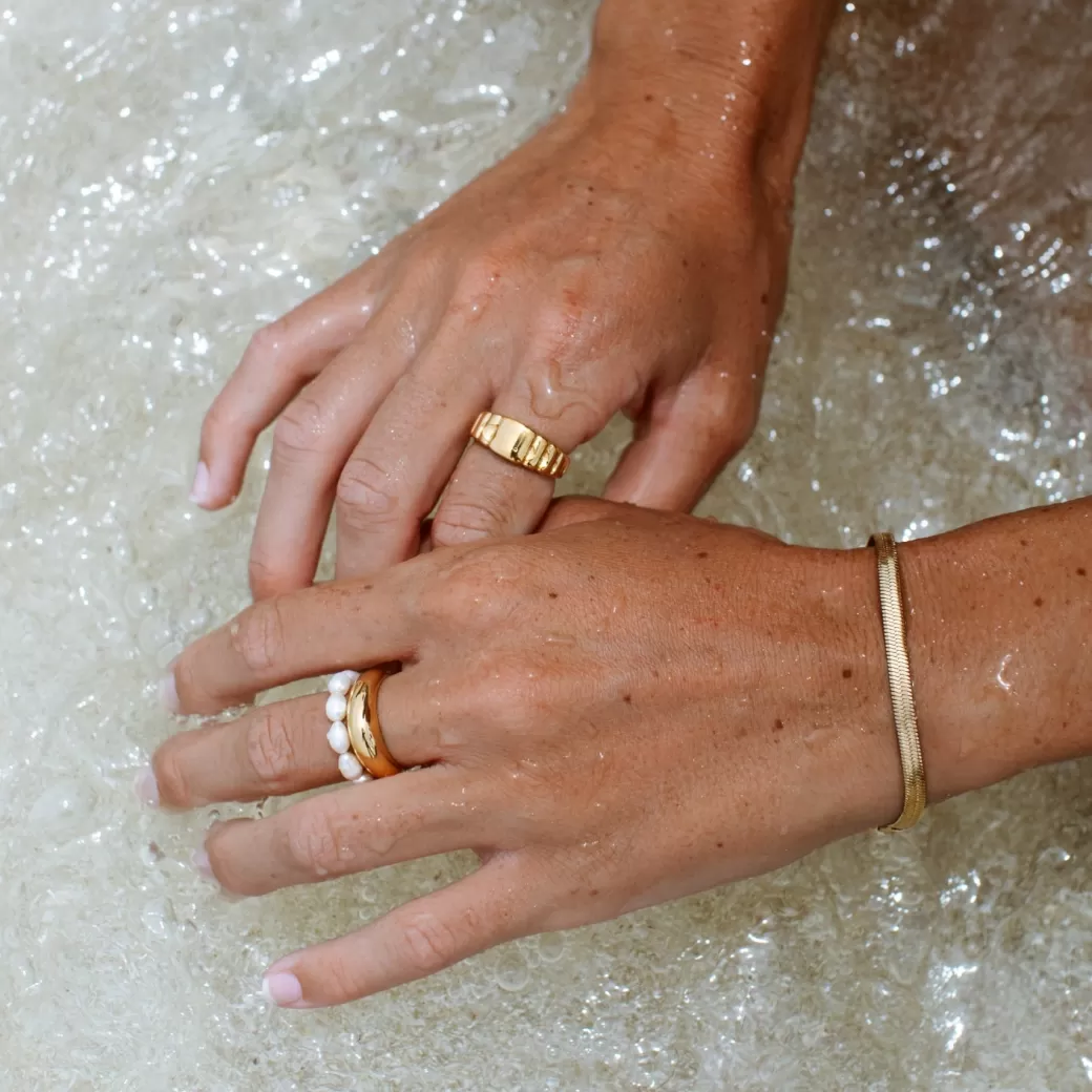 Anillo Elegante de Perla Natural - Joyería Atolea | Regalo Único con Detalles Artesanales | Colección Exclusiva de Accesorios en Plata Sterling | Descubre en nuestra joyería la magia de las perlas cultivadas