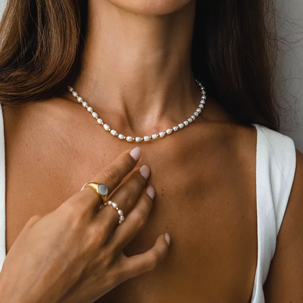 Gargantilla Elegante de Perlas de Agua Dulce en Oro - Diseño Exclusivo de Atolea Joyería
