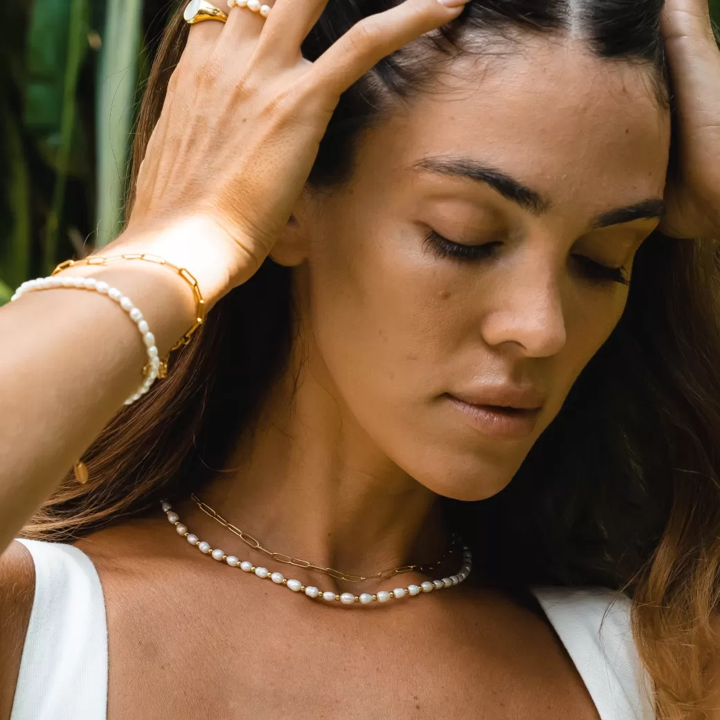 Gargantilla Elegante de Perlas de Agua Dulce en Oro - Diseño Exclusivo de Atolea Joyería